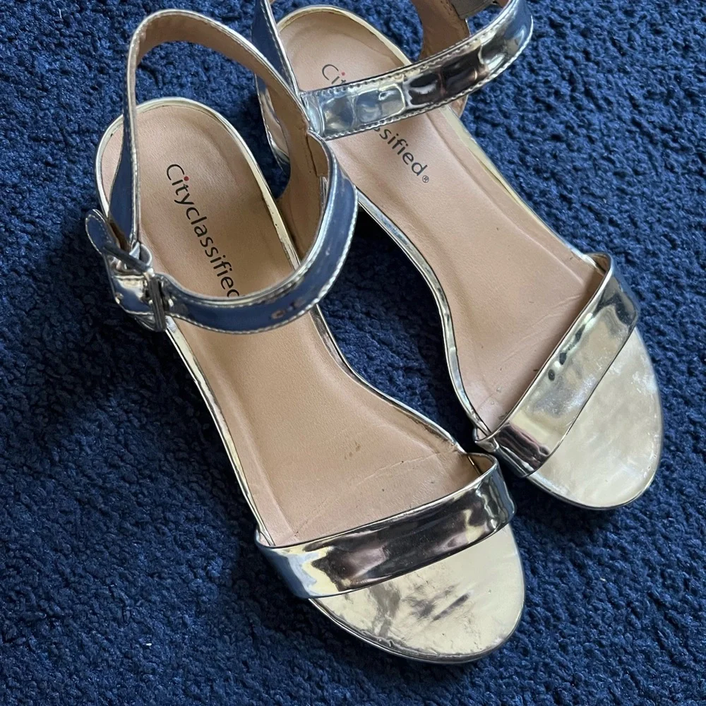 Metallic sandals - Picture 5 of 5